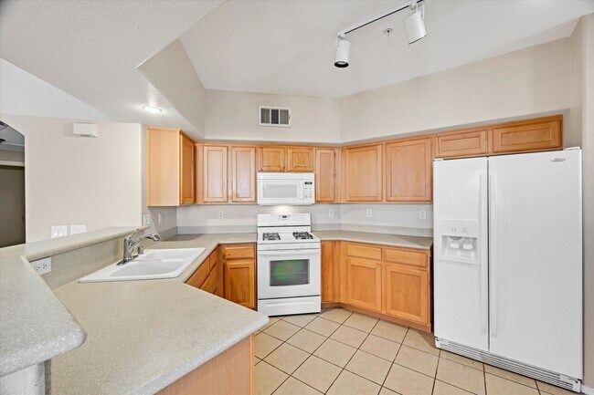 Building Photo - Downstairs Condominium