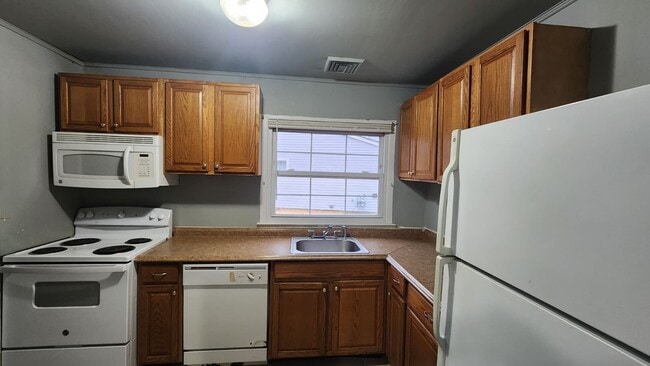 Building Photo - 20 Sussex Dr