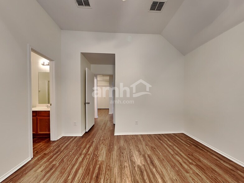 Building Photo - 1140 Jamie Dr