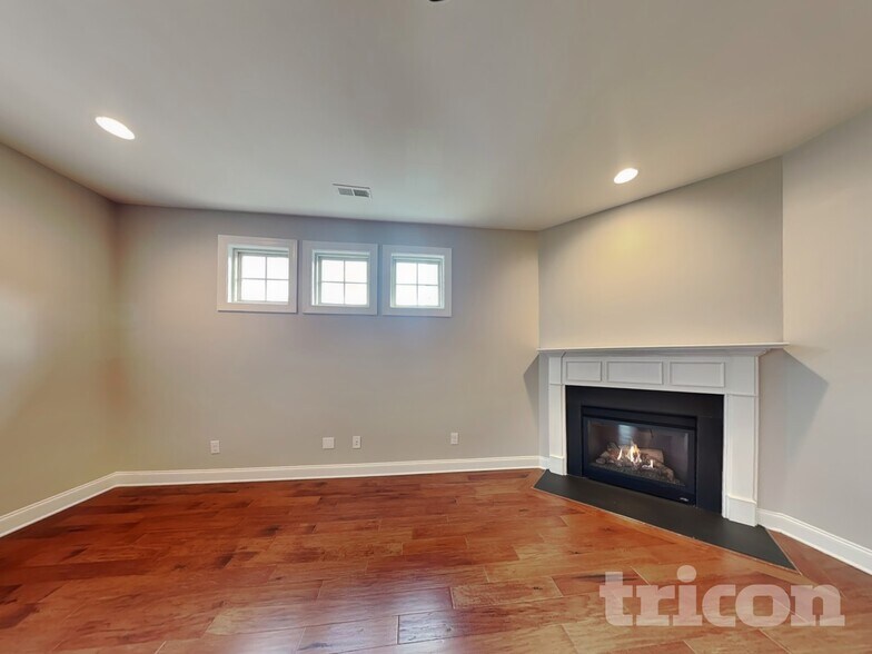 Building Photo - 10403 Drake Hill Dr