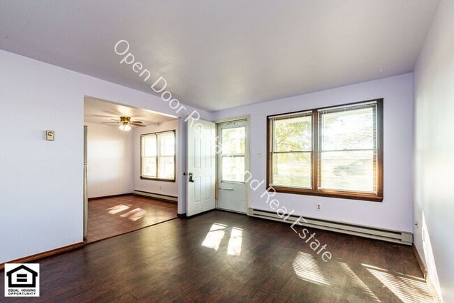 Building Photo - 701 Lake Ave