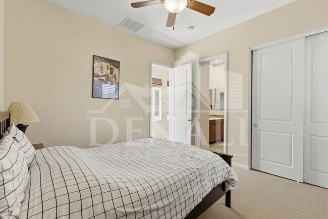 Building Photo - 1159 W Tonto Pl