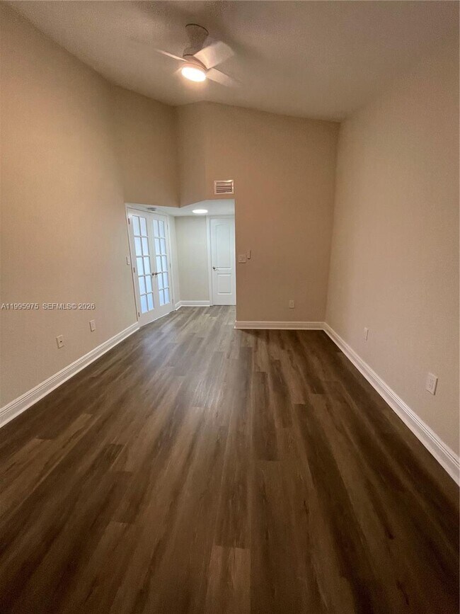 Building Photo - 2850 N Oakland Forest Dr