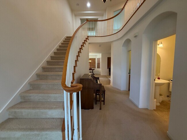 Building Photo - Spacious 4-Bedroom Ewa Beach Home with Den...