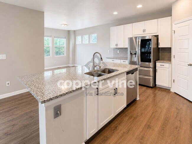 Building Photo - 510 W 175th Pl