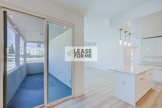 Building Photo - 449 Le Doux Rd