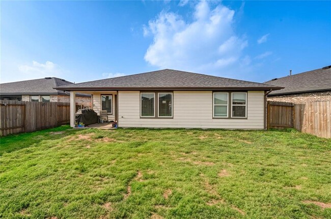 Building Photo - 29919 Reagans Rnch Dr