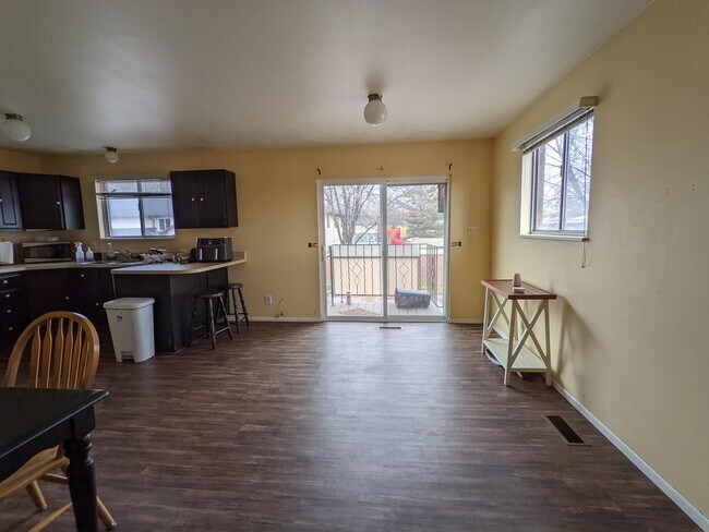 Building Photo - 1728 N 550 W