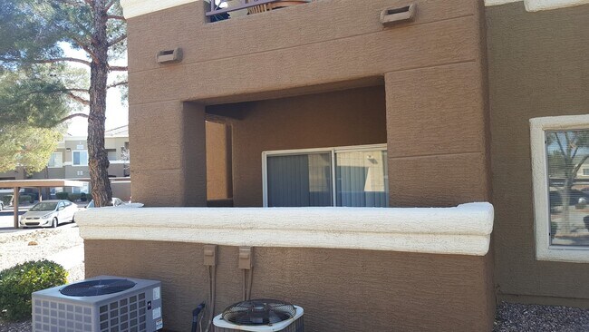 Building Photo - Three Bedroom Southwest Condo, Tile, Ground Floor