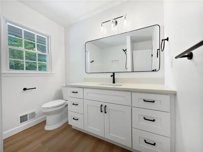 Building Photo - 2685 Rainbow Ridge Rd