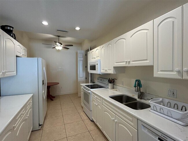 Building Photo - 3608 54th Dr W