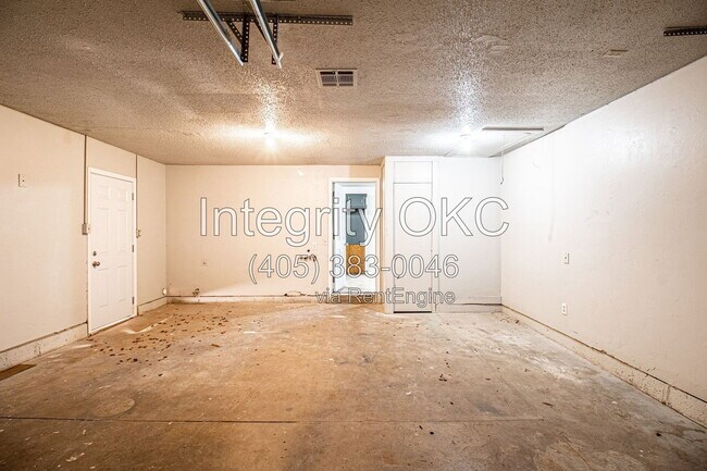 Building Photo - 4101 SE 45th St