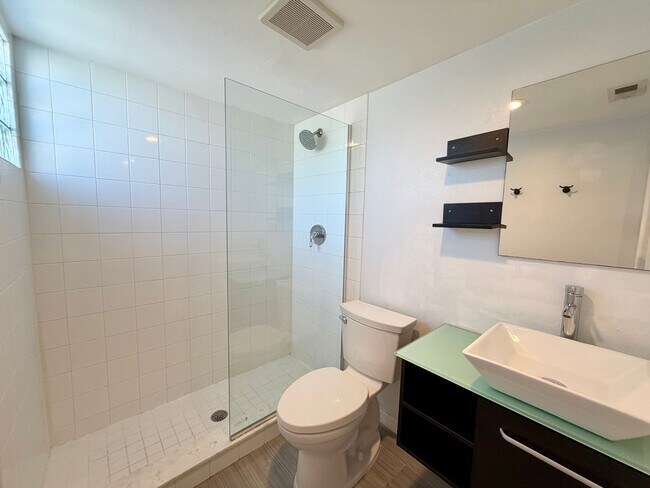 Building Photo - 2 bedroom 2 bathroom Condo in South Tampa!!