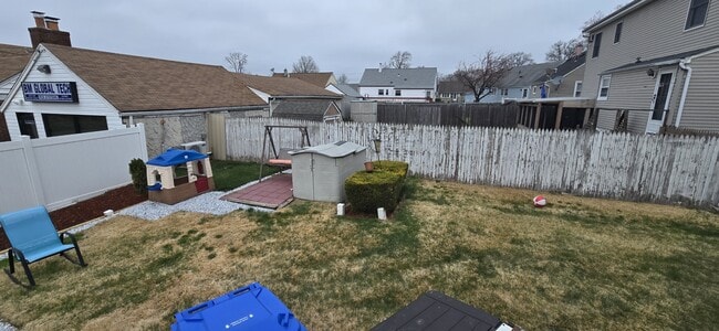 Building Photo - 35 Universal Ave