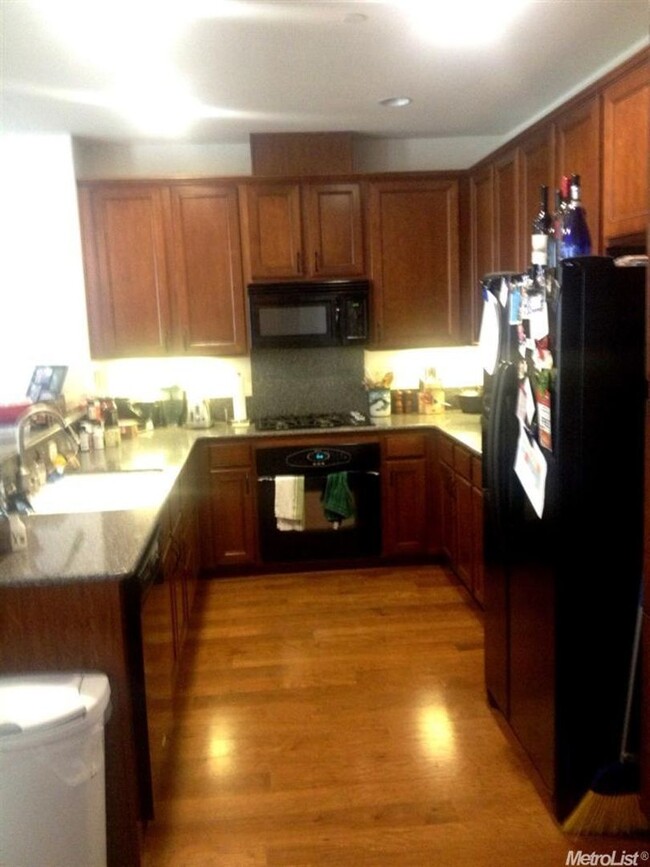 Building Photo - Adorable 2/2 Natomas Condo!  PLEASE READ E...