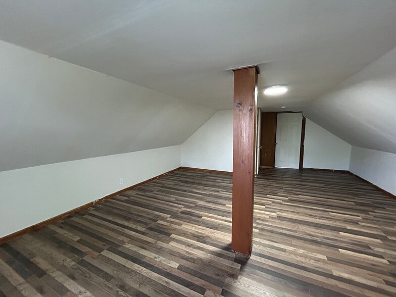 Building Photo - 3430 E 73rd St