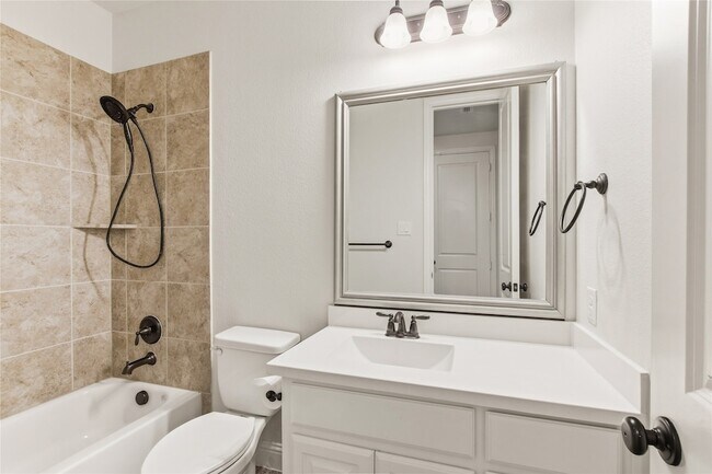 Building Photo - 4110 Maclin Dr