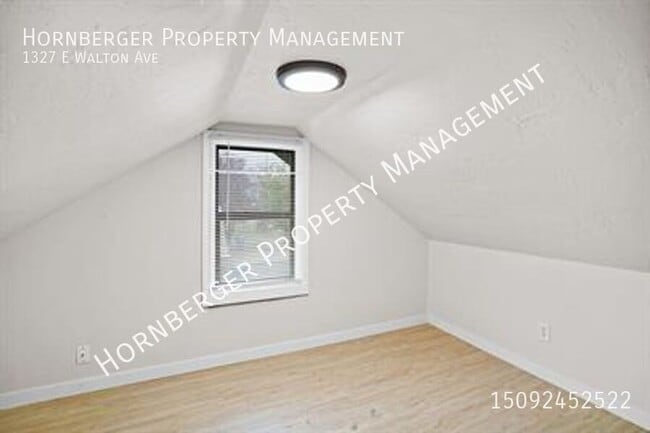 Building Photo - 1327 E Walton Ave