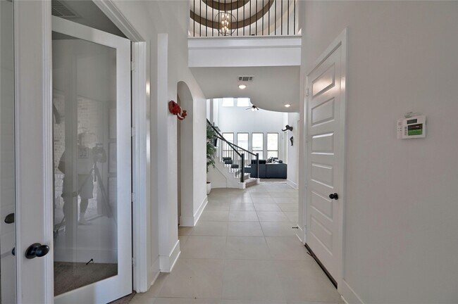 Building Photo - 6211 Shore Ridge Ct
