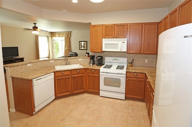 Building Photo - 233 Bonham Loop