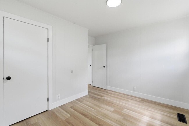 Building Photo - 4370 Saylor St