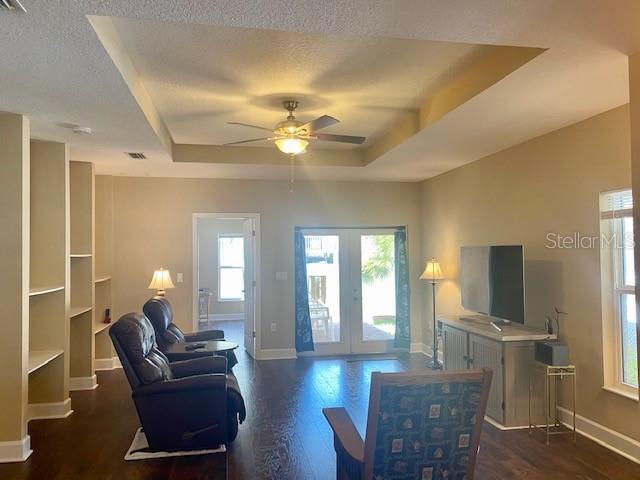 Building Photo - 1736 Mova St