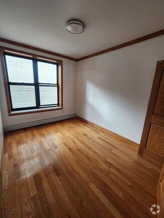 Building Photo - 13259 Maple Ave