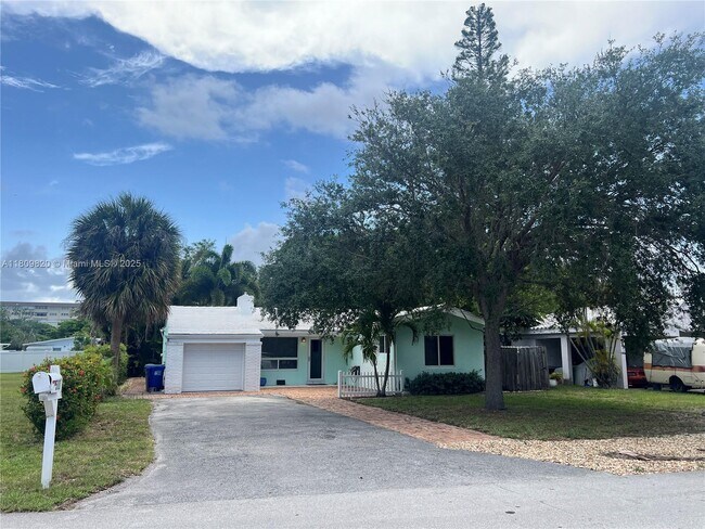 Building Photo - 500 S Riverside Dr