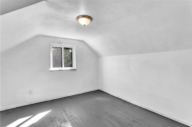 Building Photo - 3111 Mary St