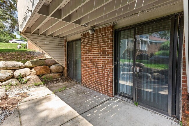 Building Photo - 5317 Fairway Ln