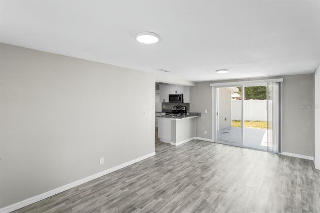 Building Photo - 6802 W Comanche Ave