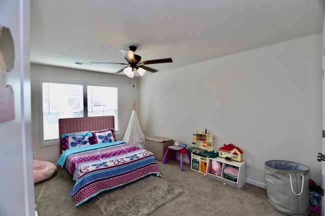 Building Photo - 1049 Crescent Moon Lp