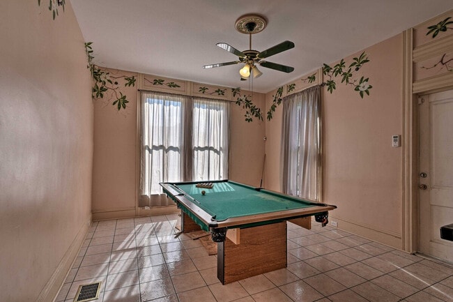 Building Photo - 2901 Broadway Avenue J