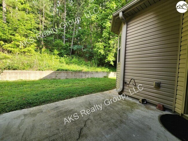 Building Photo - 5020 Melrose Way
