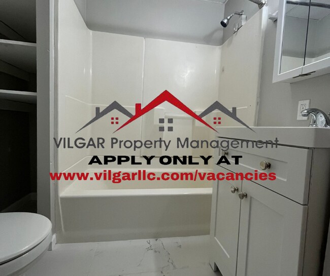 Building Photo - 2426 Schrage Ave
