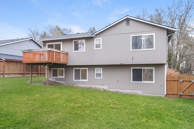 Building Photo - 8611 8th St SE