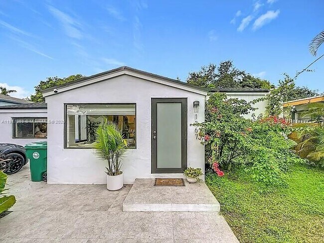 Building Photo - 1367 NW 41st St