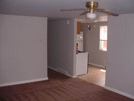 Building Photo - 128 W Maryland Ave