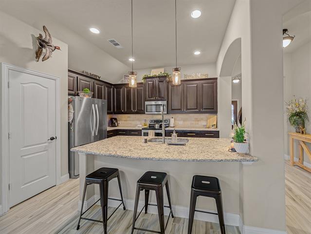 Building Photo - 1604 De Berry Ln