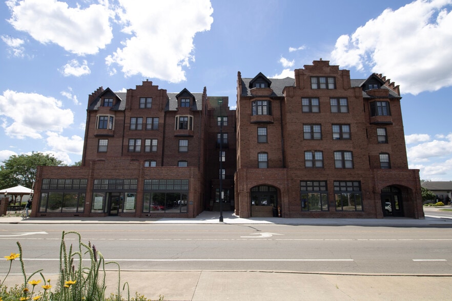 Building Photo - The Verander