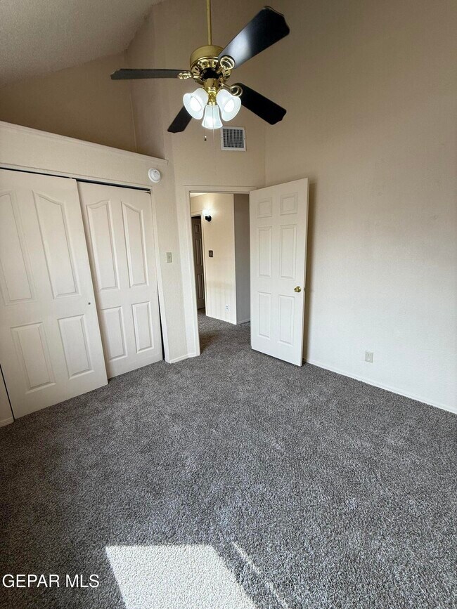 Building Photo - 12008 Castle Woods Dr