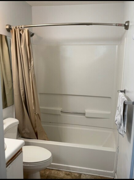 Building Photo - 1410 Collegiate Cir