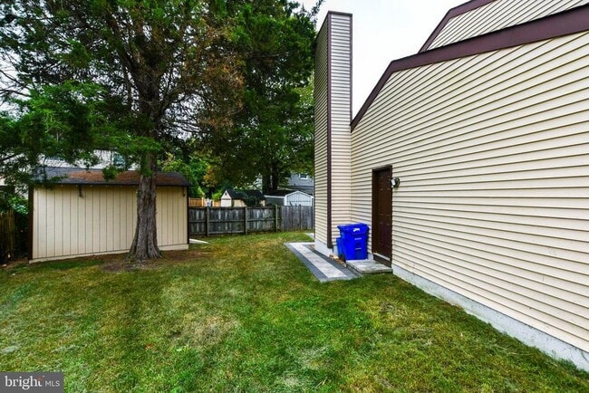 Building Photo - 8100 Irwell Ct