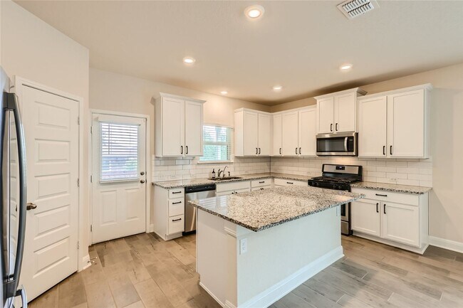 Building Photo - 3 bedroom with office in sought after Copper Canyon Community!
