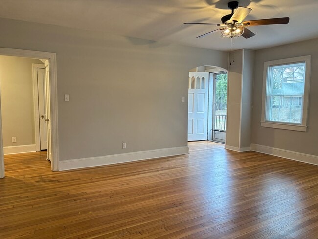 Building Photo - 3 Bedroom, 2 Bathroom House in Eden!