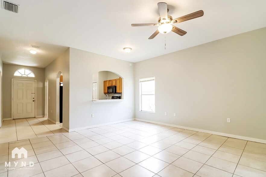 Building Photo - 2218 E Ida St