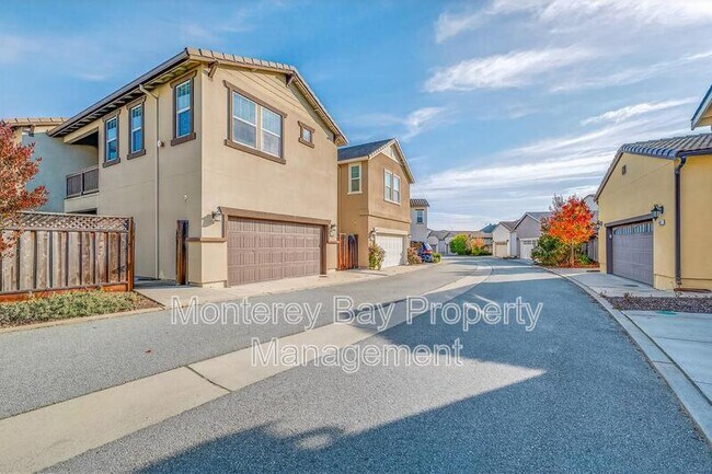 Building Photo - 480 Palisade Dr