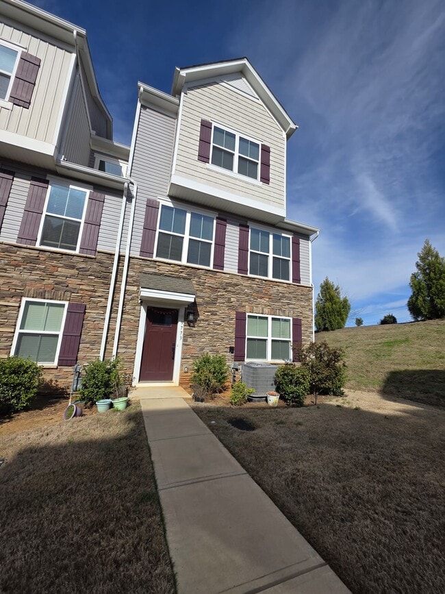 Building Photo - 9773 Oaklawn Blvd NW