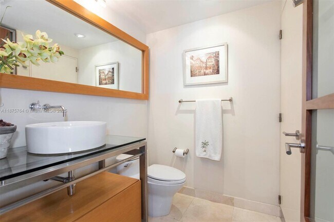Building Photo - 4779 Collins Ave