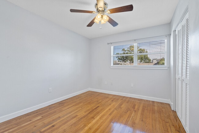 Building Photo - 4420 W Fair Oaks Ave